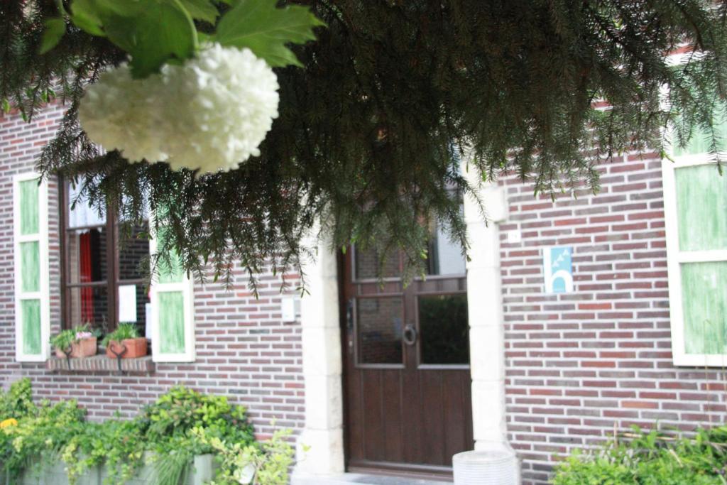 Hotel Troopeird Кортрейк Екстериор снимка