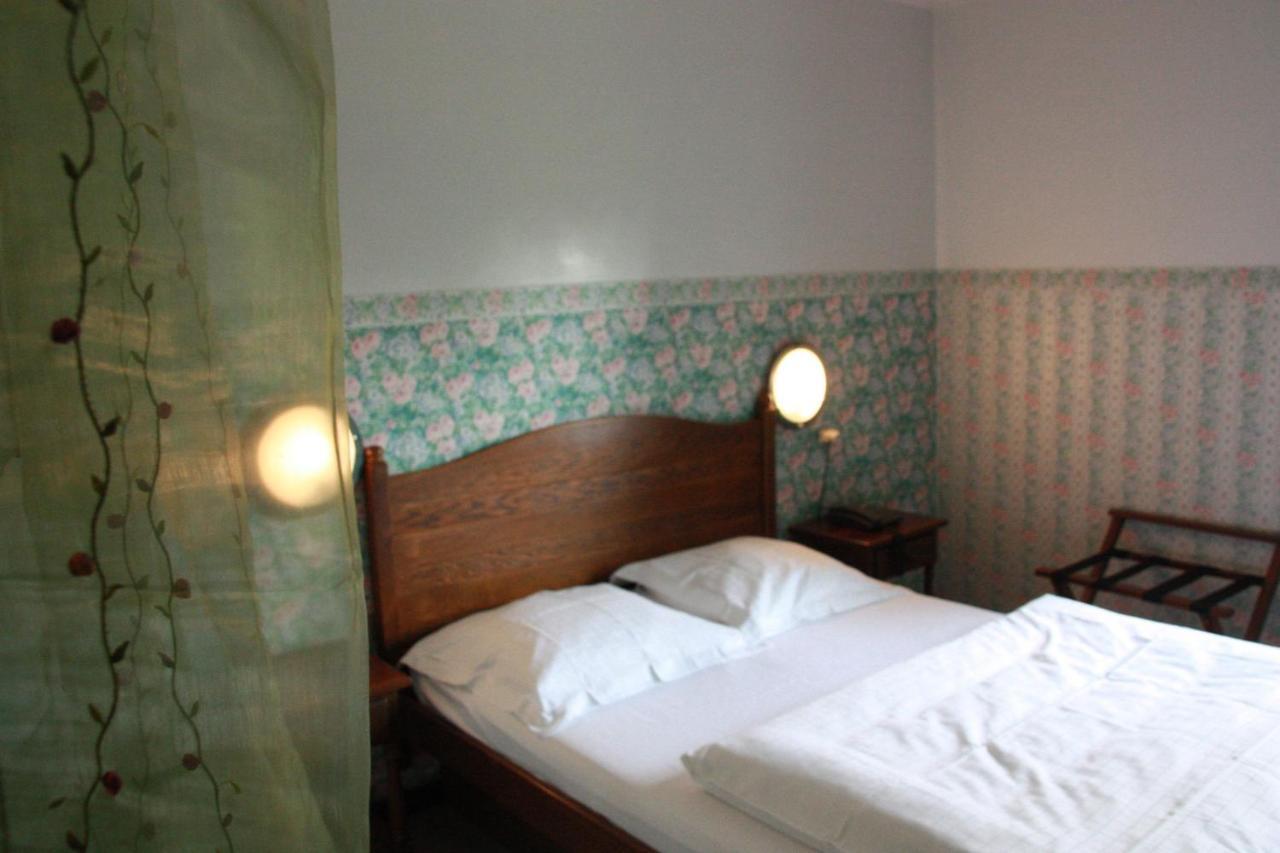 Hotel Troopeird Кортрейк Екстериор снимка